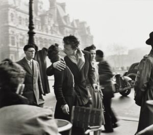 Robert Doisneau - Le baiser de l'hôtel de ville