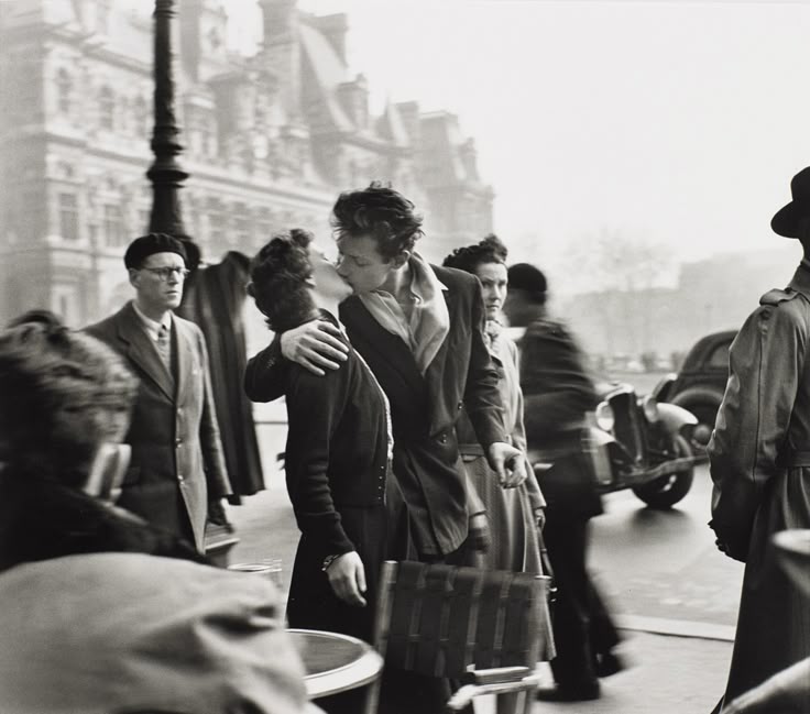 Robert Doisneau - Le baiser de l'hôtel de ville