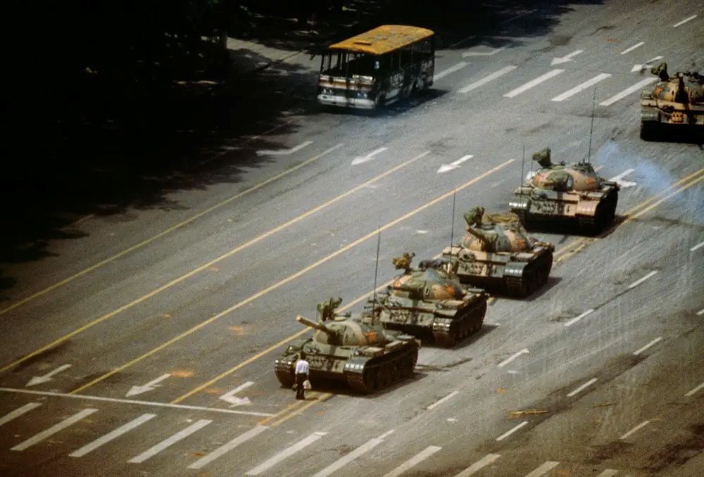 Tank man le lendemain de la répression de Tiananmen