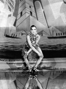 Joséphine Baker dansant le charleston