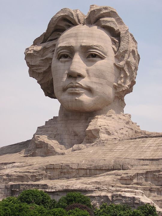Mao Zedong jeune sculpté à Changsha