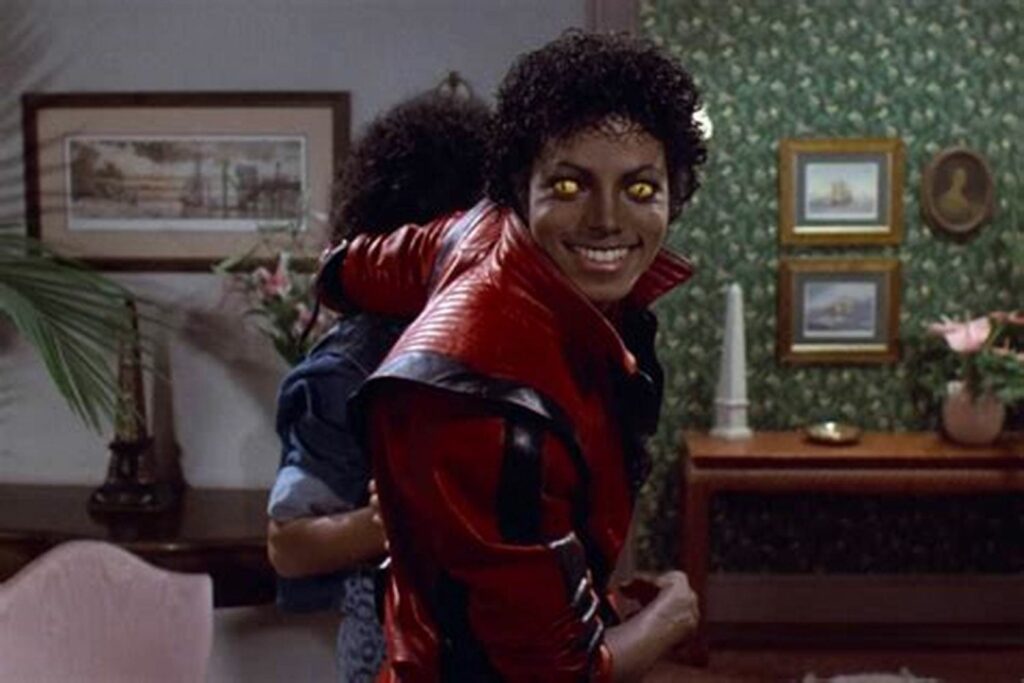 Mickael Jackson et Ola Ray dans Thriller